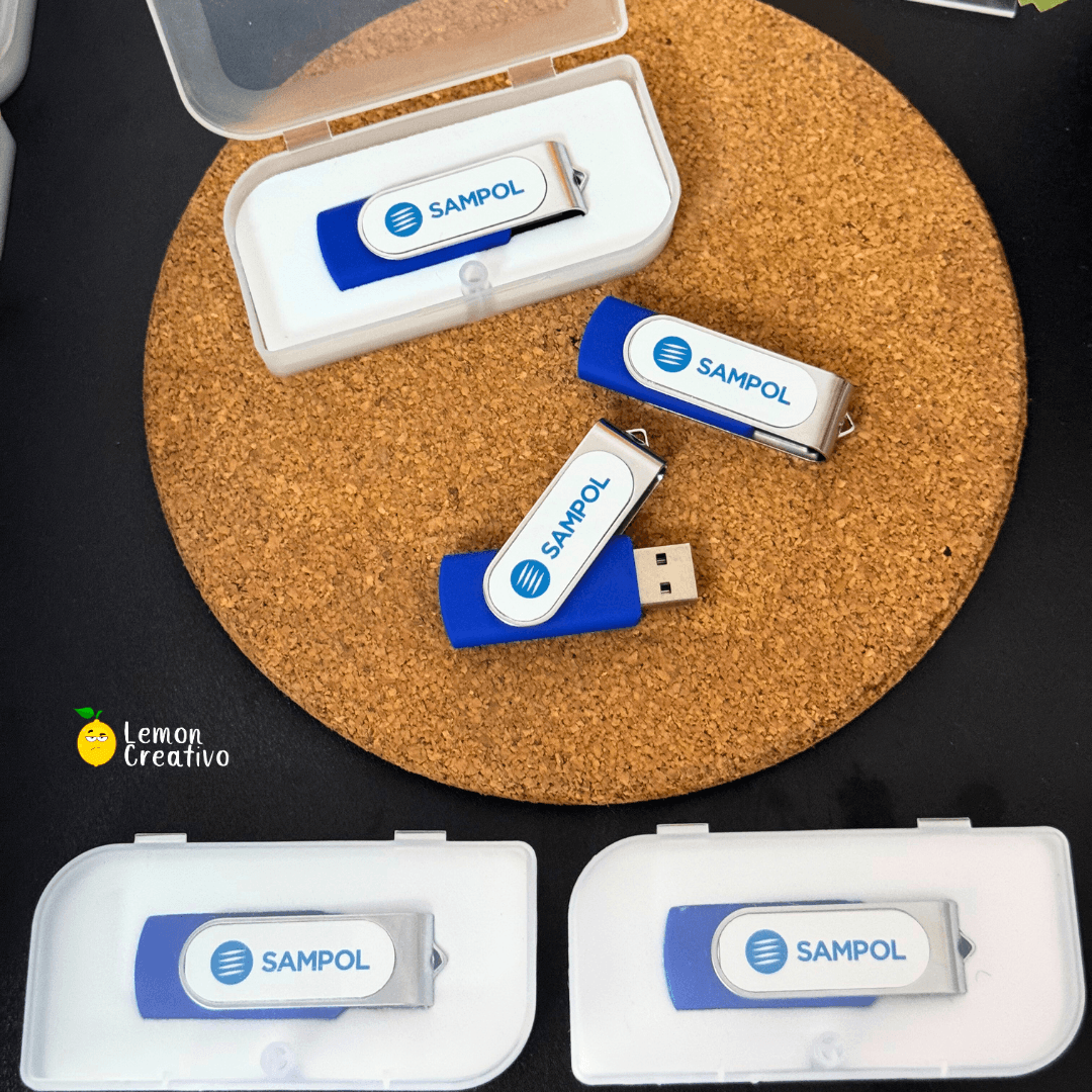 Memoria USB Personalizada con Logo - Lemon Creativo