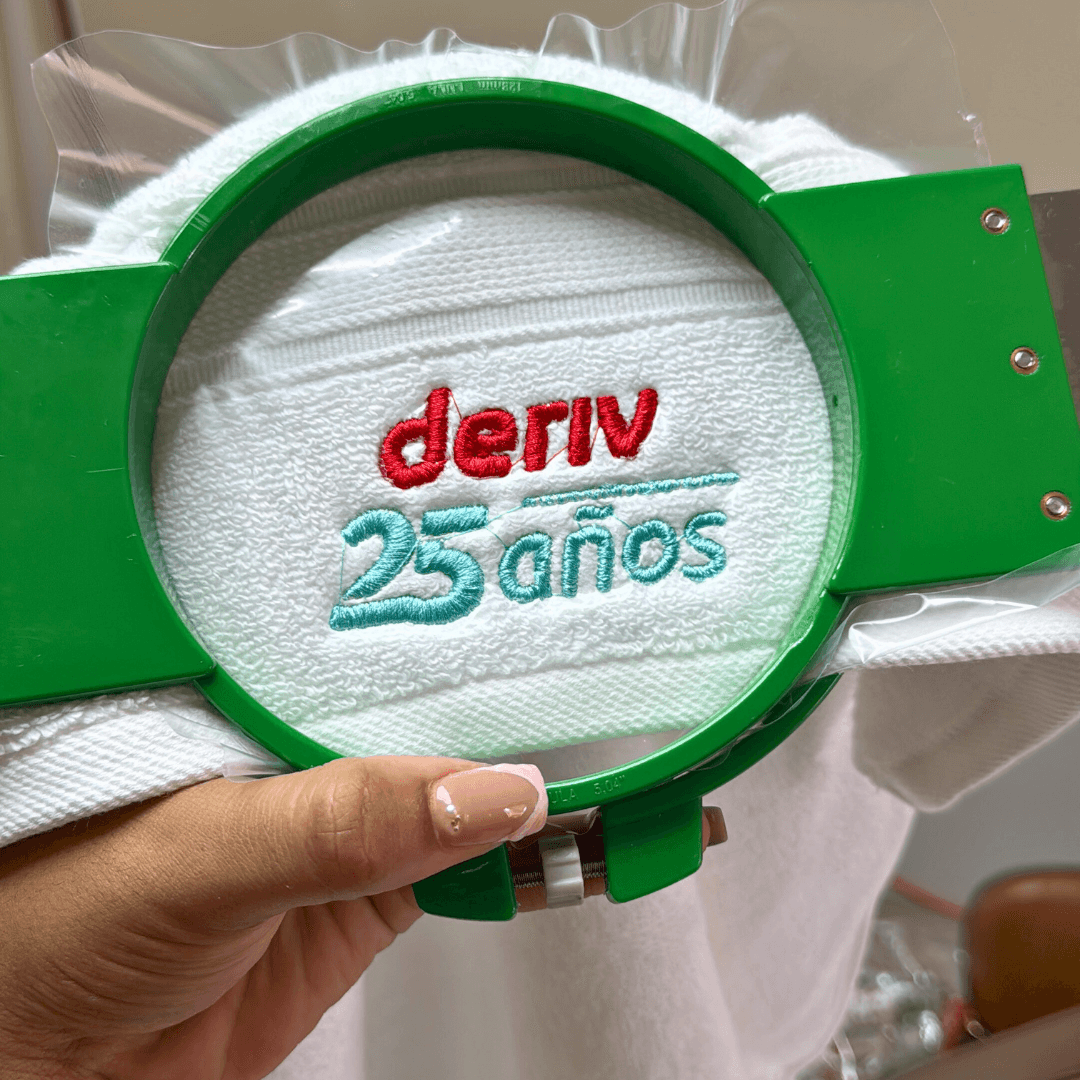 Toalla de Mano Signature con Logo Bordado - Lemon Creativo