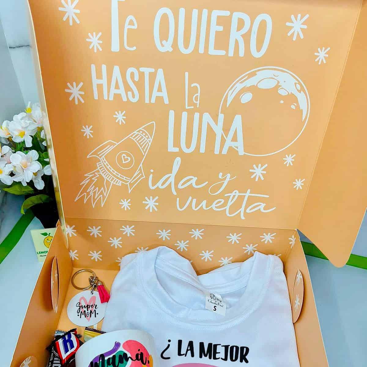 Set de Regalo: T-Shirt, Taza y Llavero Día de Las Madres - Lemon Creativo