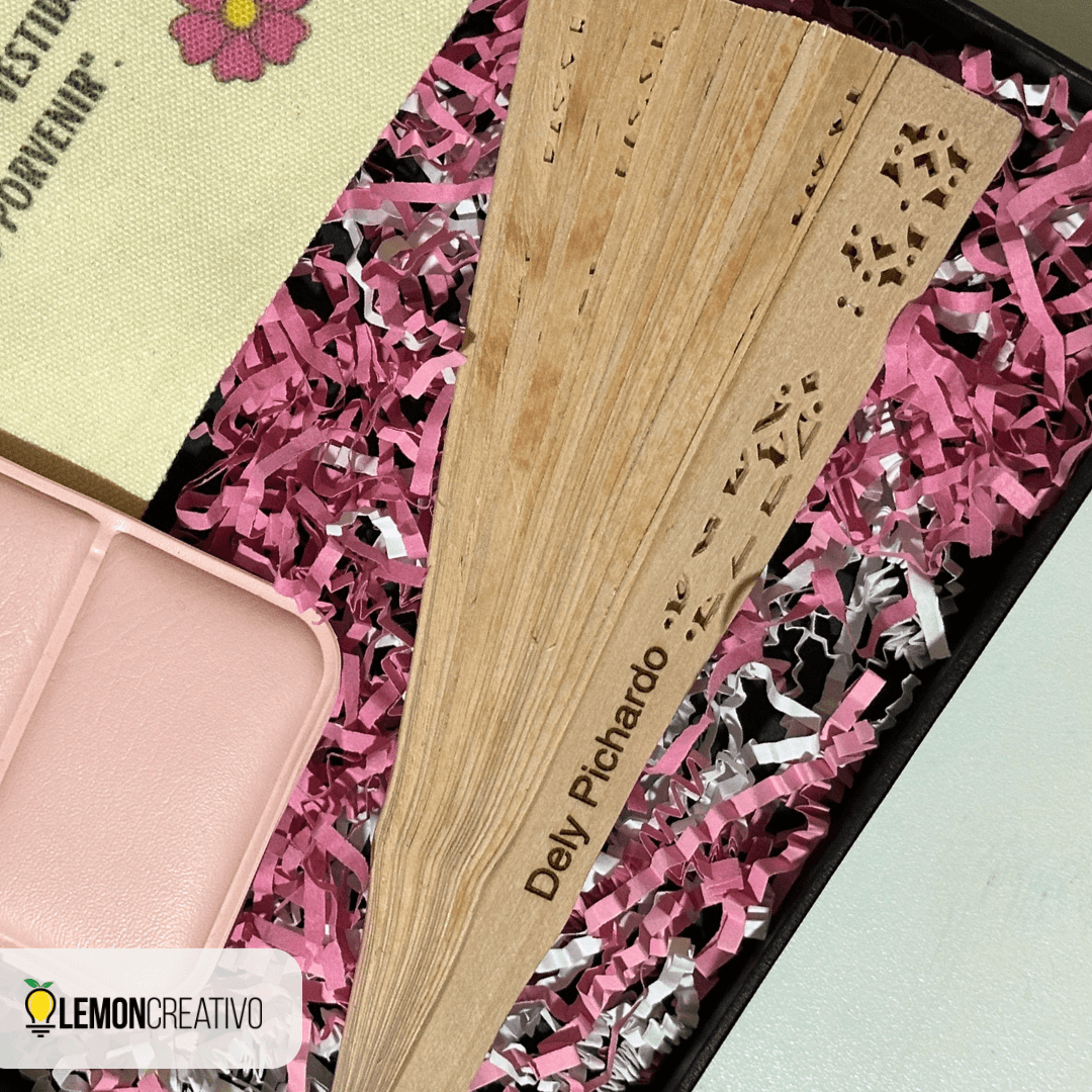 Abanico de Mano Español en Madera