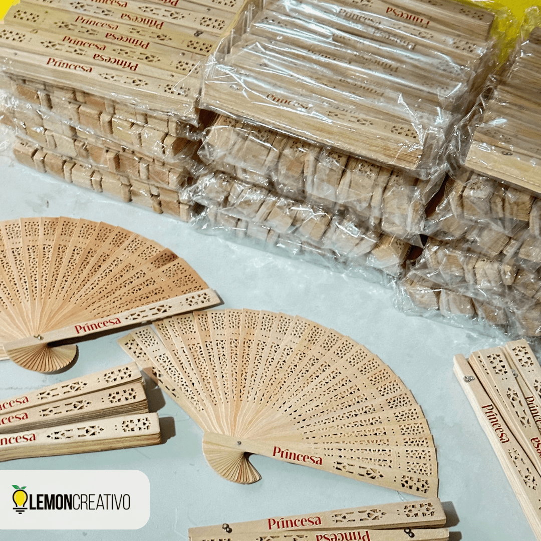 Abanico de Mano Español en Madera