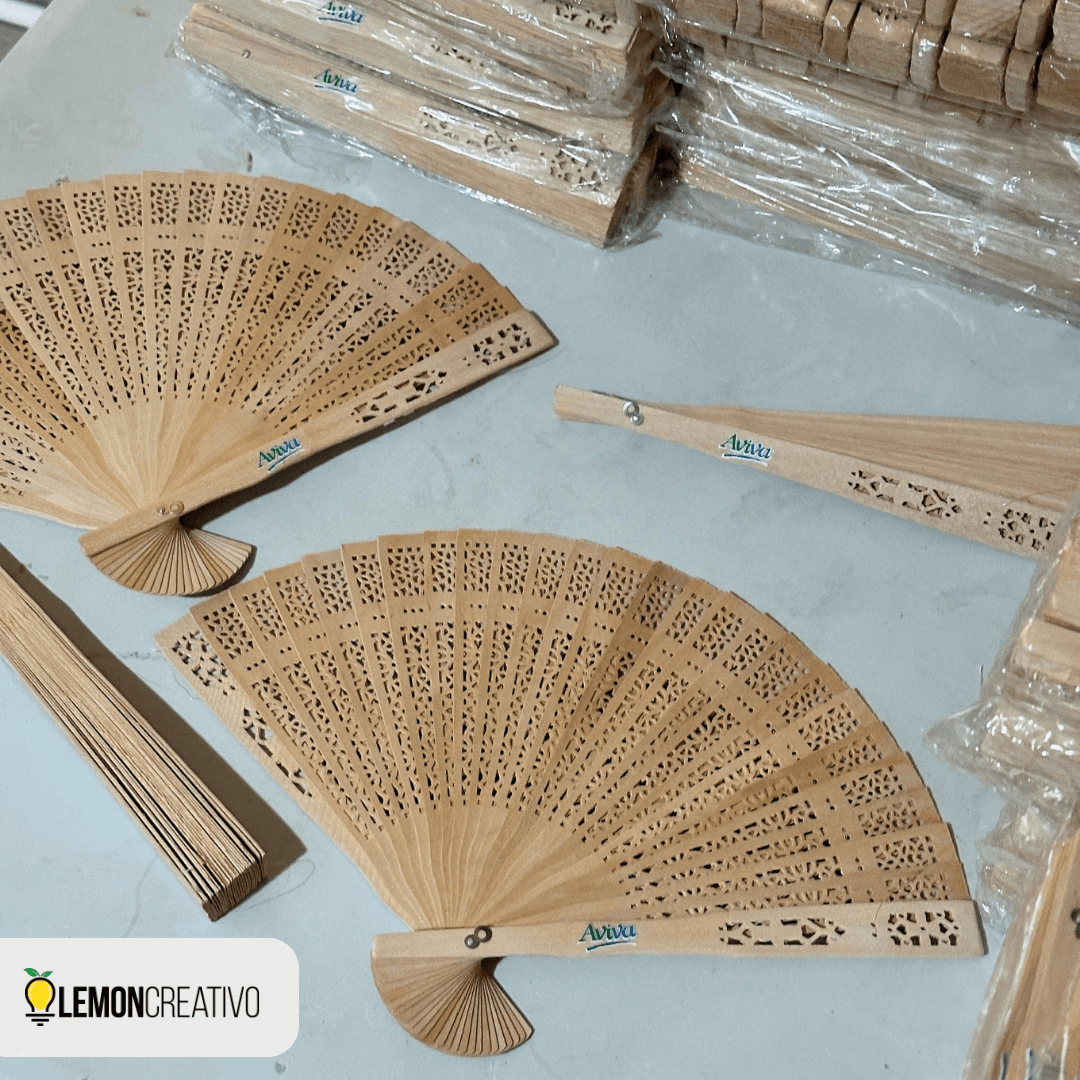 Abanico de Mano Español en Madera