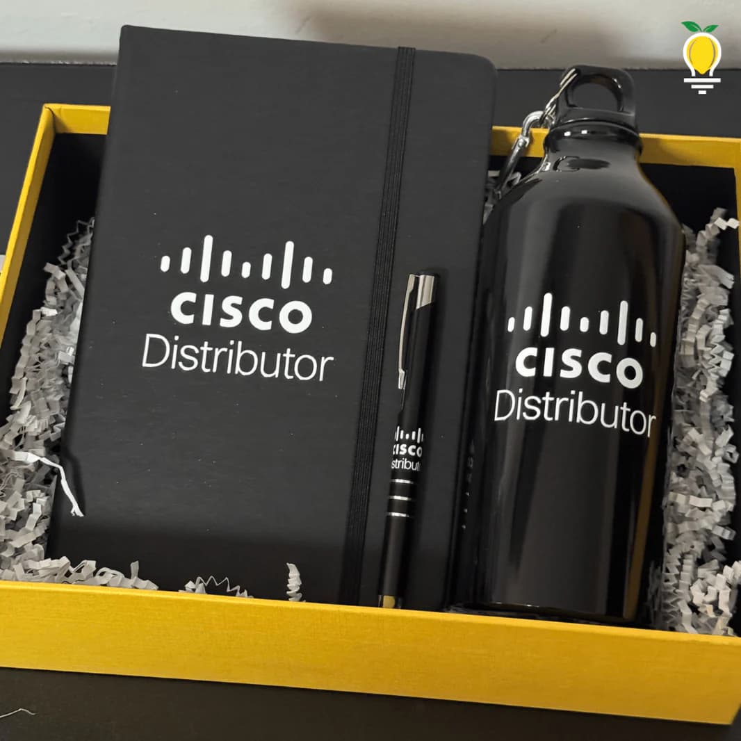 Termos, libretas, bolsas y lapiceros con logo preparados por Lemon Creativo para una empresa