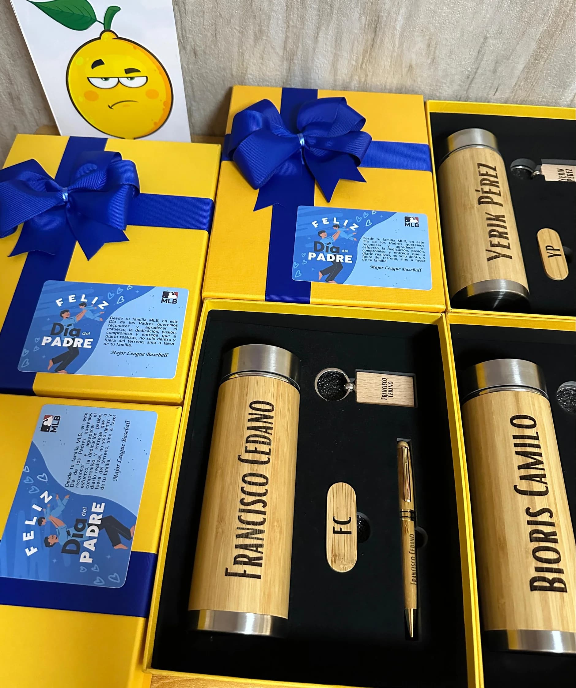 Corporate gifts planned by calendar
