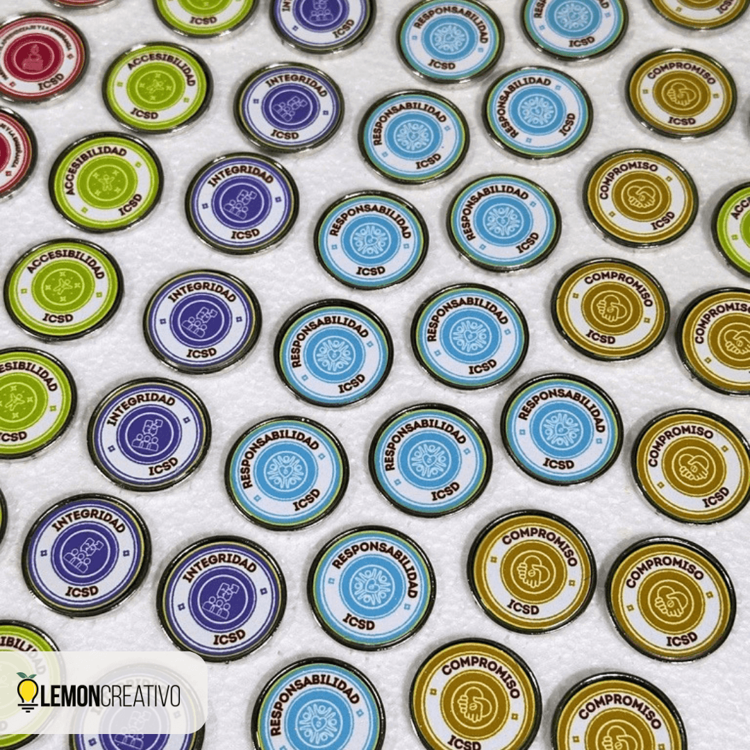 Pin Metálico Personalizado Full Color – Identidad Corporativa