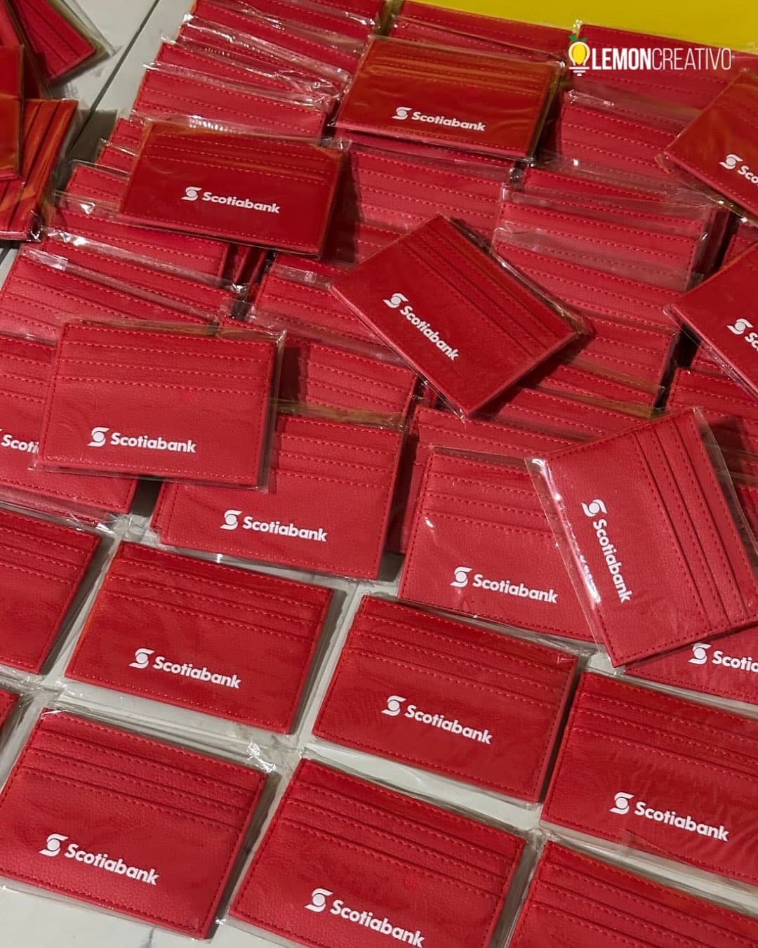 Tarjeteros personalizados de Scotiabank (5)