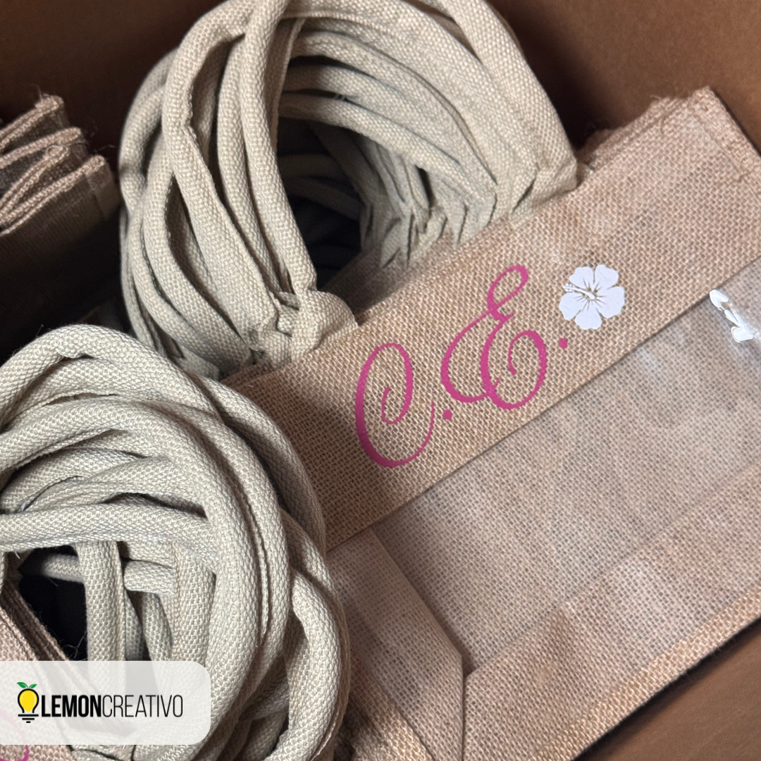 Bolsa de Yute con Ventana – Personalización Sostenible que Resalta tu Marca